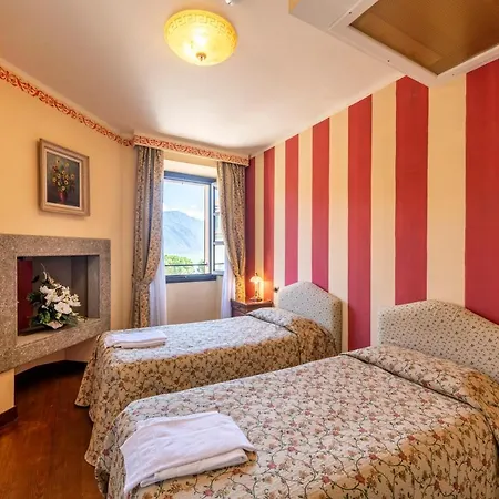 La Dependance ميناجيو